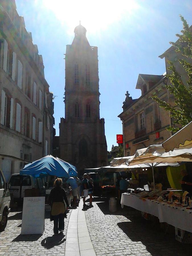 3 Place Des Arbres, Chambres D'Hotes, Felletin Exterior foto